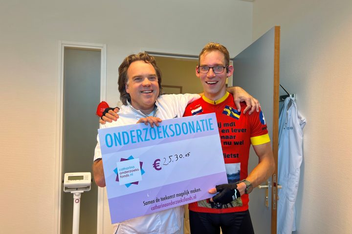 Thijn fietst naar Zweden en haalt ruim 2500 euro op voor het Catharina Onderzoeksfonds