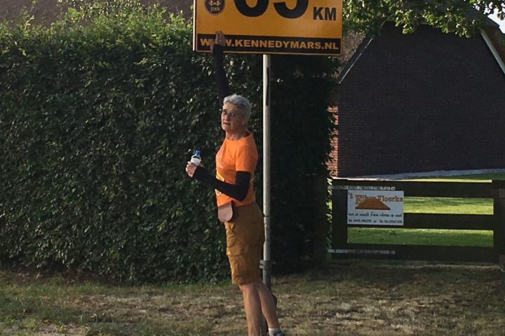 Rian kreeg eierstokkanker en loopt nu de Kennedymars voor onderzoek naar de ziekte